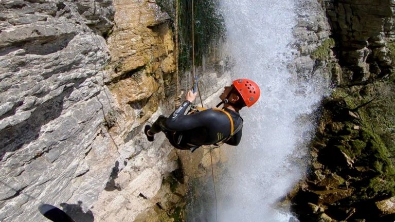 Gürcistan’ın eşsiz Okatse Kanyonu turistik cazibe merkezi