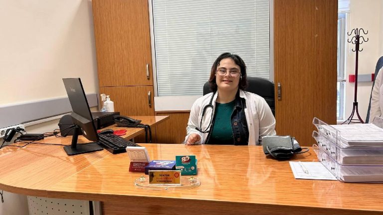 Malatya’da Down sendromlu bireyler bir günlüğüne temsilci doktor oldu