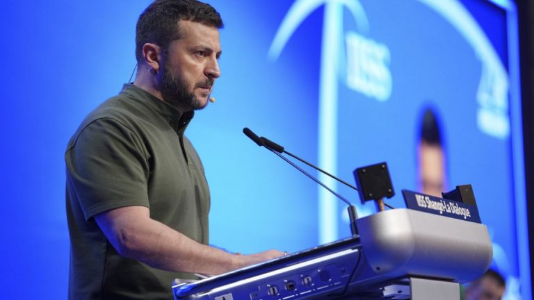 Zelensky, Çin'i diğer ülkelere Ukrayna barış görüşmelerine katılmamaları konusunda baskı yapmakla suçladı