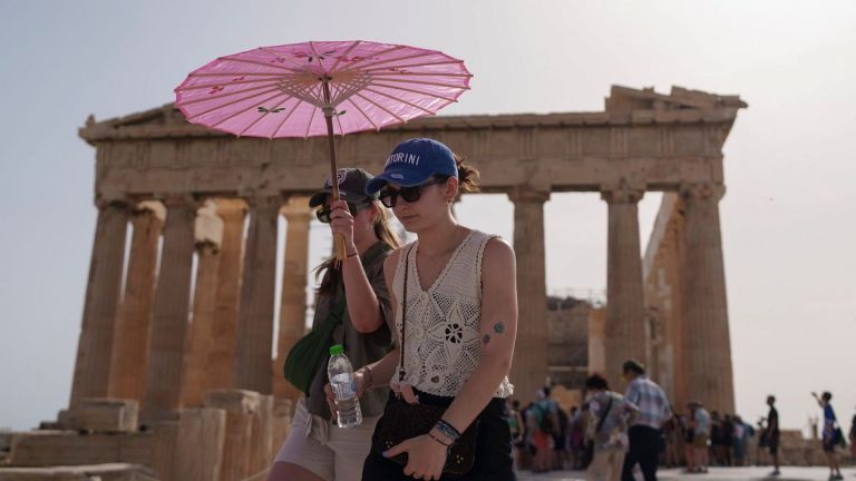 Avrupa'da aşırı sıcaklar: Tatil planlarını erteleyecek mi?  Seyahat sigortası neleri kapsıyor?