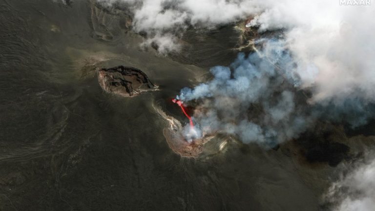 Sicilya'da kırmızı alarm: Stromboli Yanardağı Etna'dan sonra faaliyete geçti
