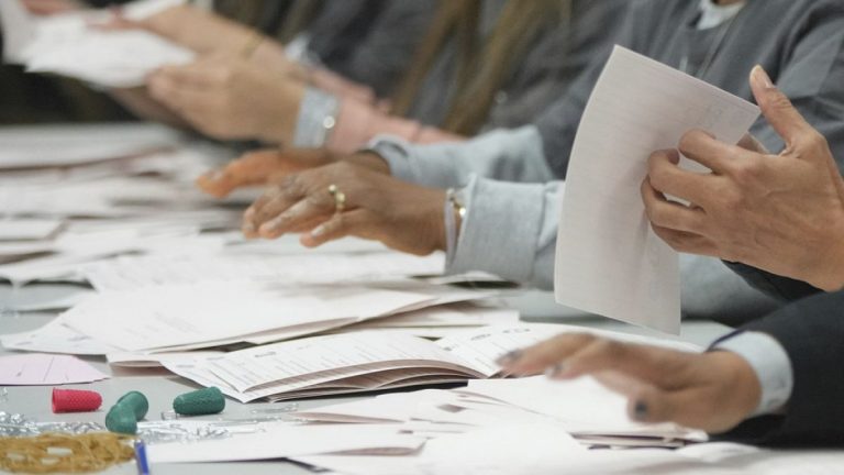 İngiltere'deki seçim, ülke tarihindeki en düşük katılımlı seçimlerden biriydi.