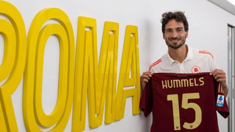 Roma, Mats Hummelsi'yi sattı
