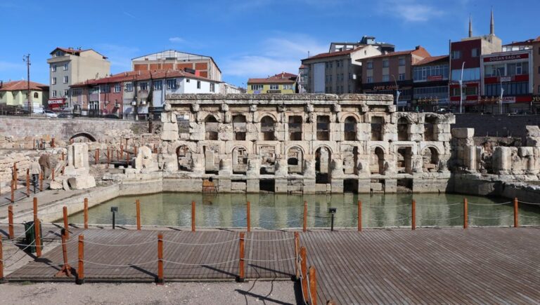 Yozgat’taki Roma Tarihi Banyosu ziyaretçilerine ev sahipliği yapmaya başladı