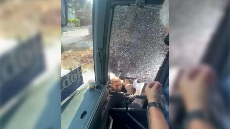 Aydın’da tur otobüsüne saldıran 5 şüpheli gözaltına alındı