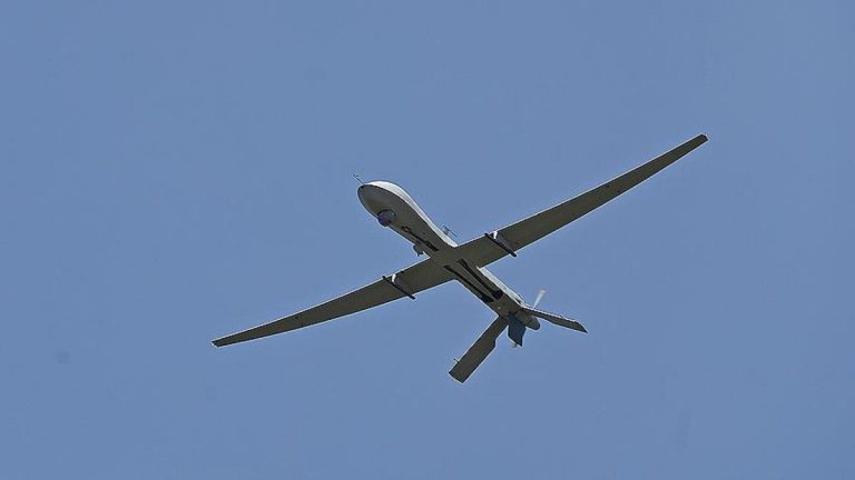 İsrail, Lübnan’ın güneyinde bir araca İHA ile saldırı düzenledi
