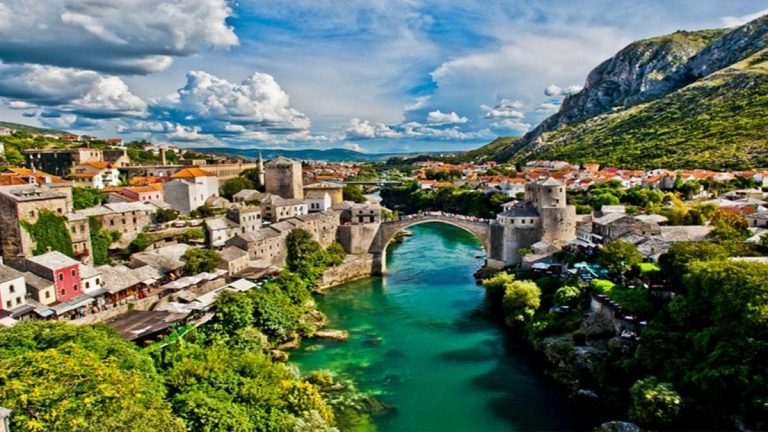 Bosna-Hersek Nerededir? Vize Süreci Nasıldır? Bosna-Hersek Resmî Tatil ve Bayramları Nelerdir? Bosna-Hersek Hakkında Merak Edilenler