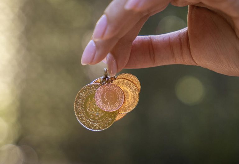 8 Aralık 2025: Altın fiyatları ne durumda? Gram, çeyrek, ons ve yarım altın alış-satış rakamları!
